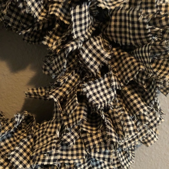Handmade Gingham Wreath - Picture 3 of 4